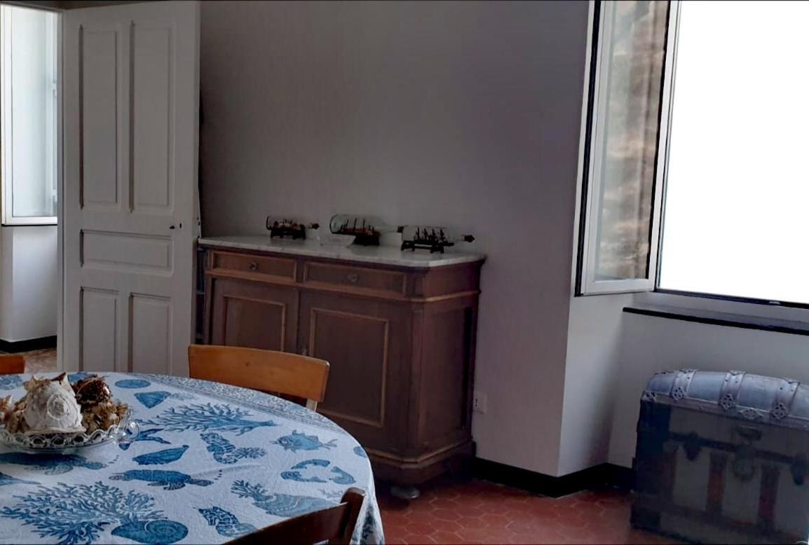 Appartamento Nel Borgo Con Splendida Vista Sul Mare Cervo Luaran gambar